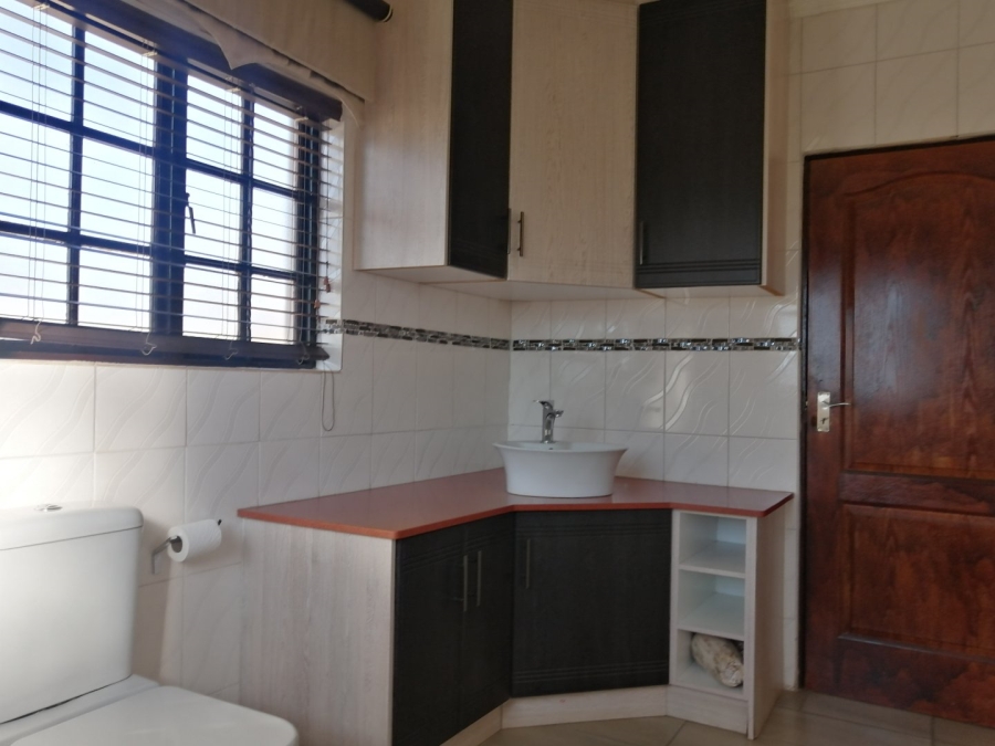 5 Bedroom Property for Sale in Flora Park Limpopo