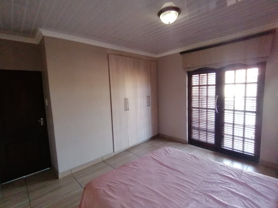 5 Bedroom Property for Sale in Flora Park Limpopo