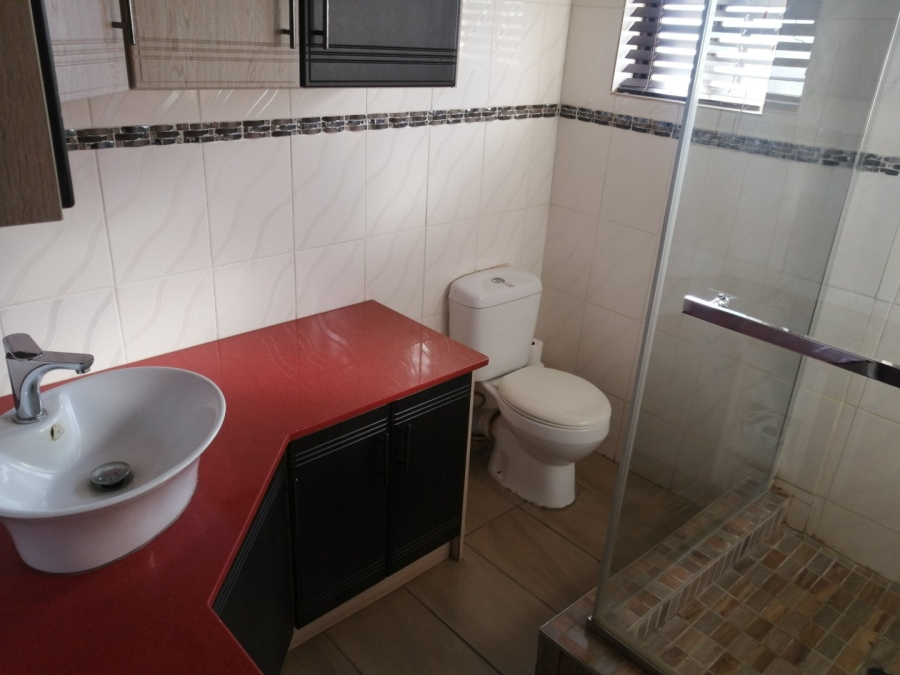 5 Bedroom Property for Sale in Flora Park Limpopo