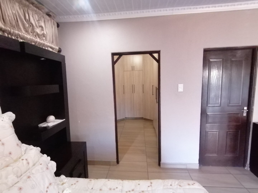 5 Bedroom Property for Sale in Flora Park Limpopo
