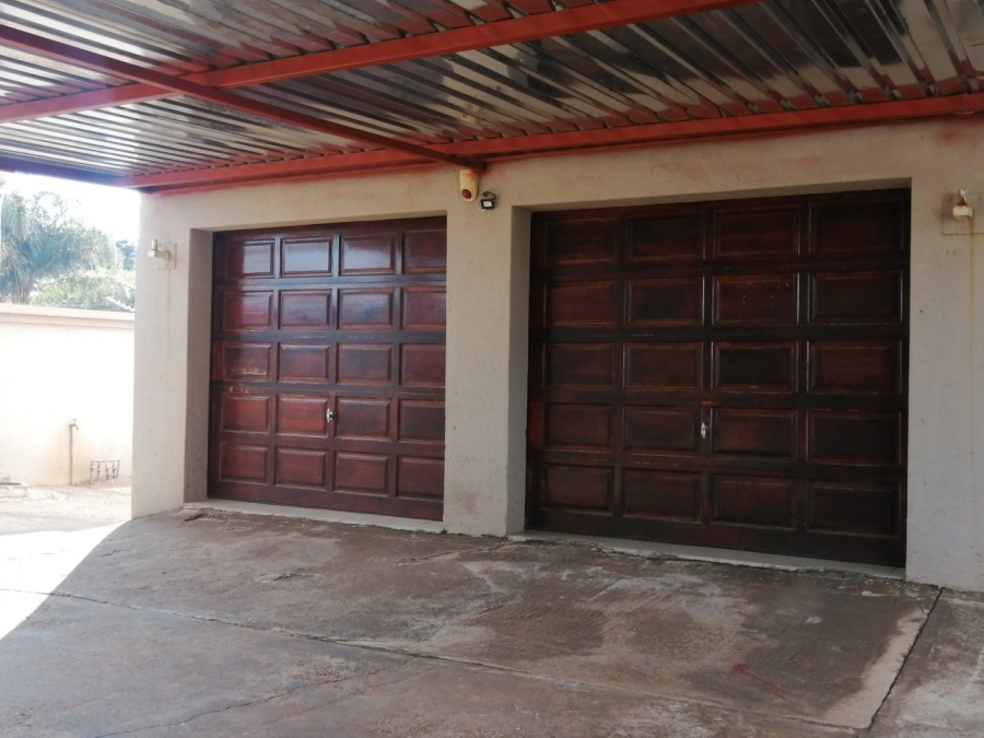 5 Bedroom Property for Sale in Flora Park Limpopo