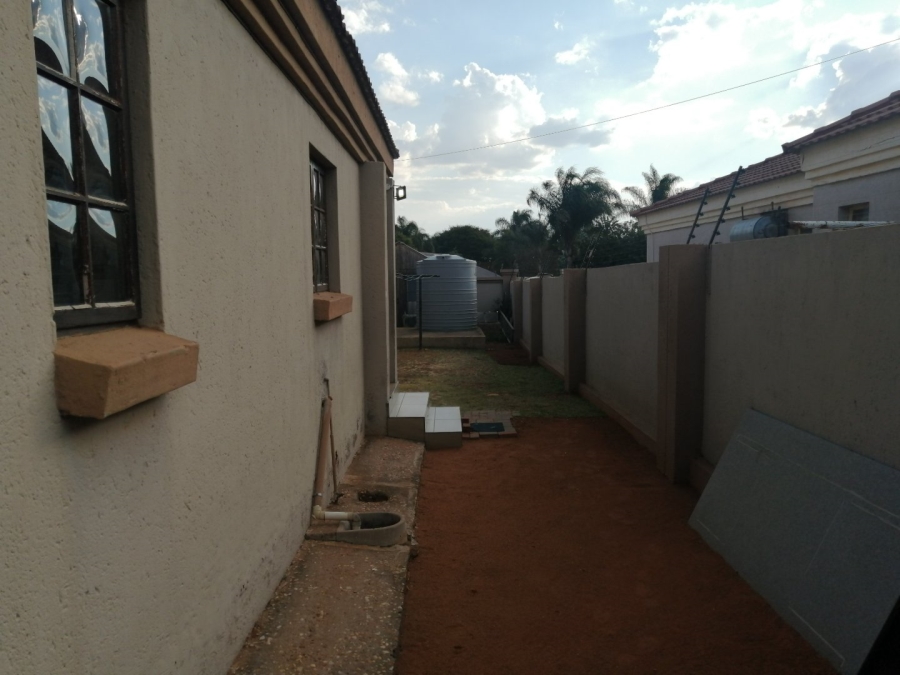 5 Bedroom Property for Sale in Flora Park Limpopo