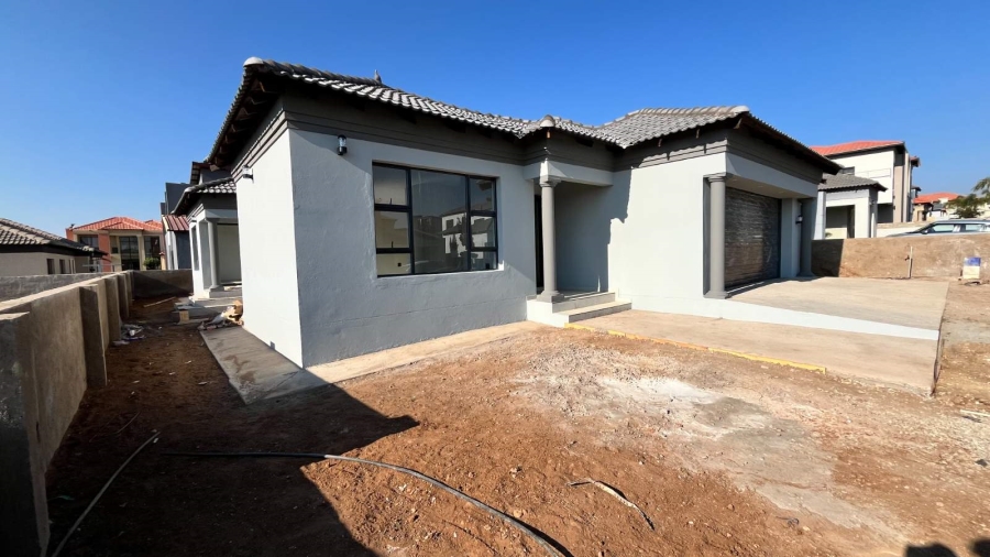3 Bedroom Property for Sale in Woodhill Estate Limpopo
