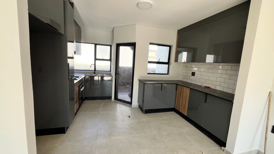 3 Bedroom Property for Sale in Woodhill Estate Limpopo