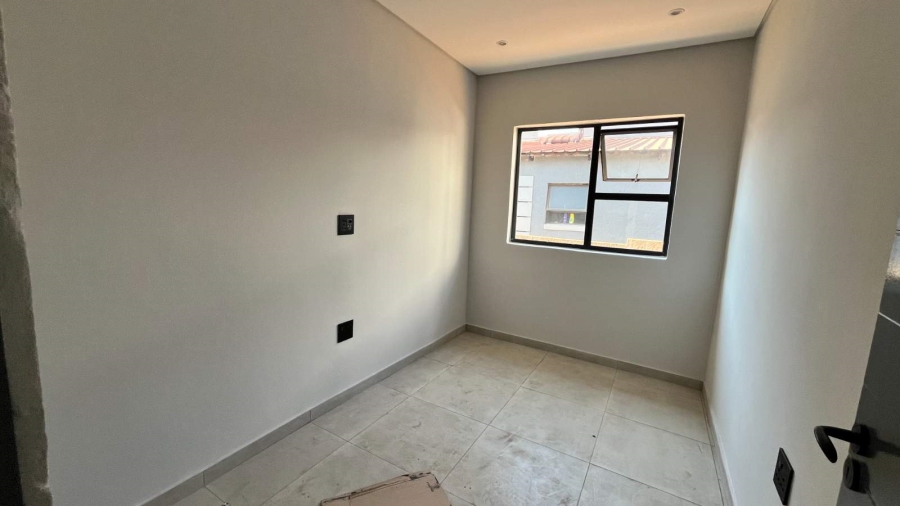 3 Bedroom Property for Sale in Woodhill Estate Limpopo
