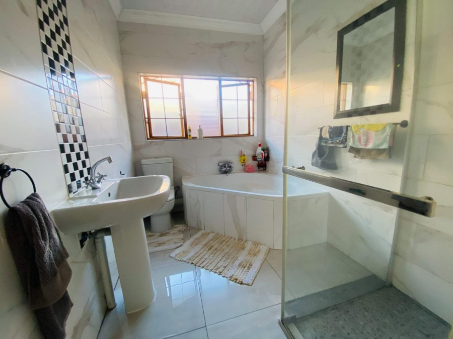 3 Bedroom Property for Sale in Debron Limpopo