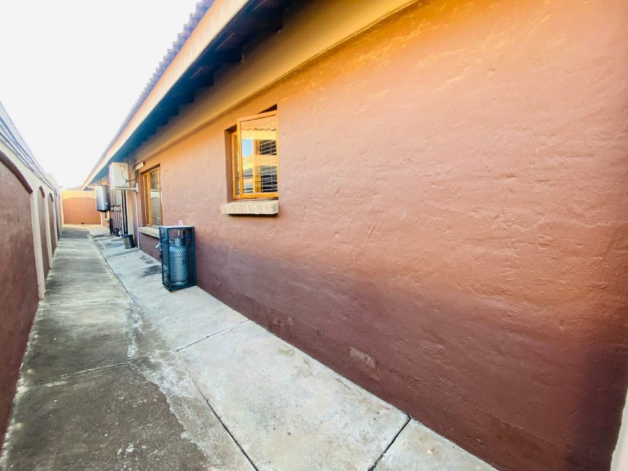 3 Bedroom Property for Sale in Debron Limpopo