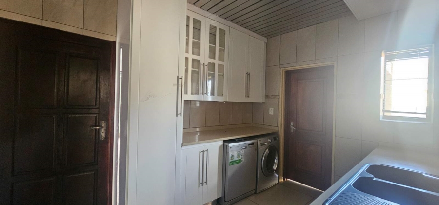 6 Bedroom Property for Sale in Eagles Crest Limpopo