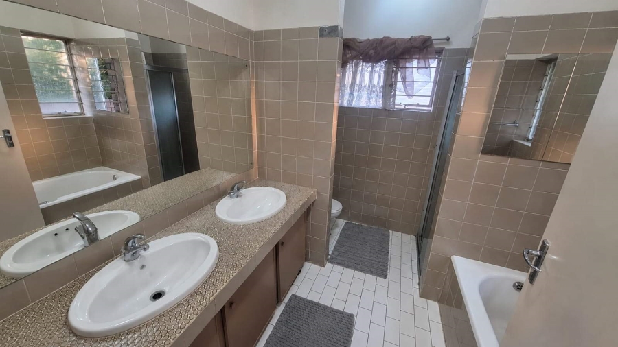4 Bedroom Property for Sale in Chroompark Limpopo