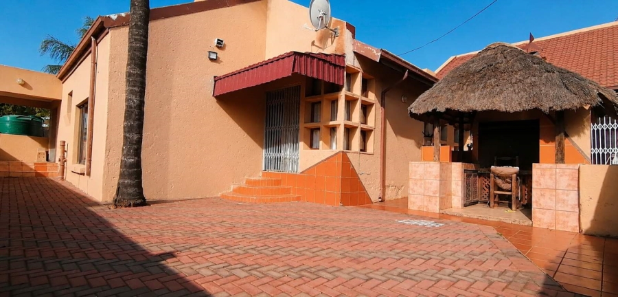 4 Bedroom Property for Sale in Flora Park Limpopo