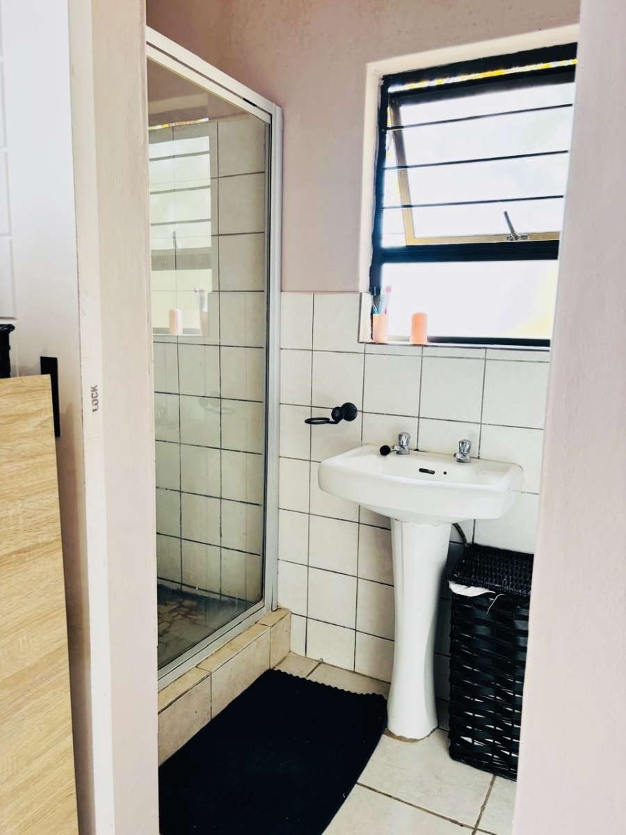 1 Bedroom Property for Sale in Penina Park Limpopo