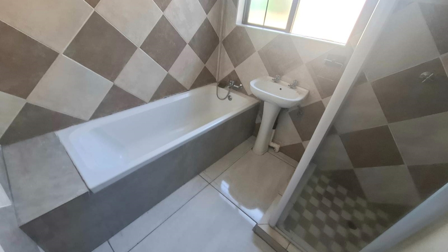 To Let 3 Bedroom Property for Rent in Bendor Limpopo