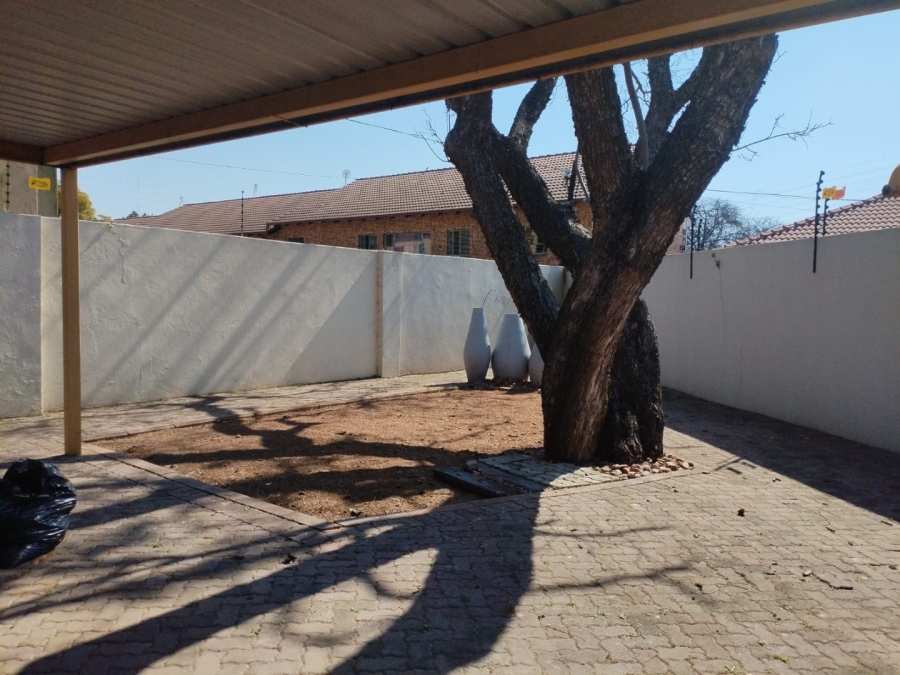 1 Bedroom Property for Sale in Polokwane Central Limpopo