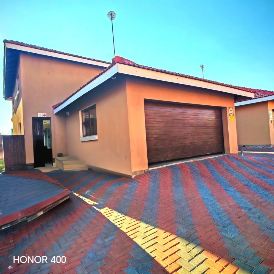 To Let 3 Bedroom Property for Rent in Bendor Limpopo
