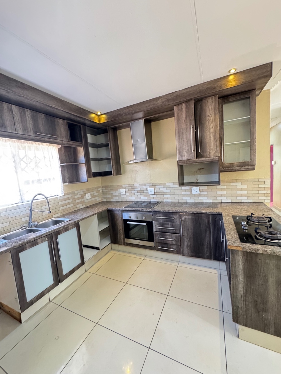 To Let 4 Bedroom Property for Rent in Serala View Limpopo