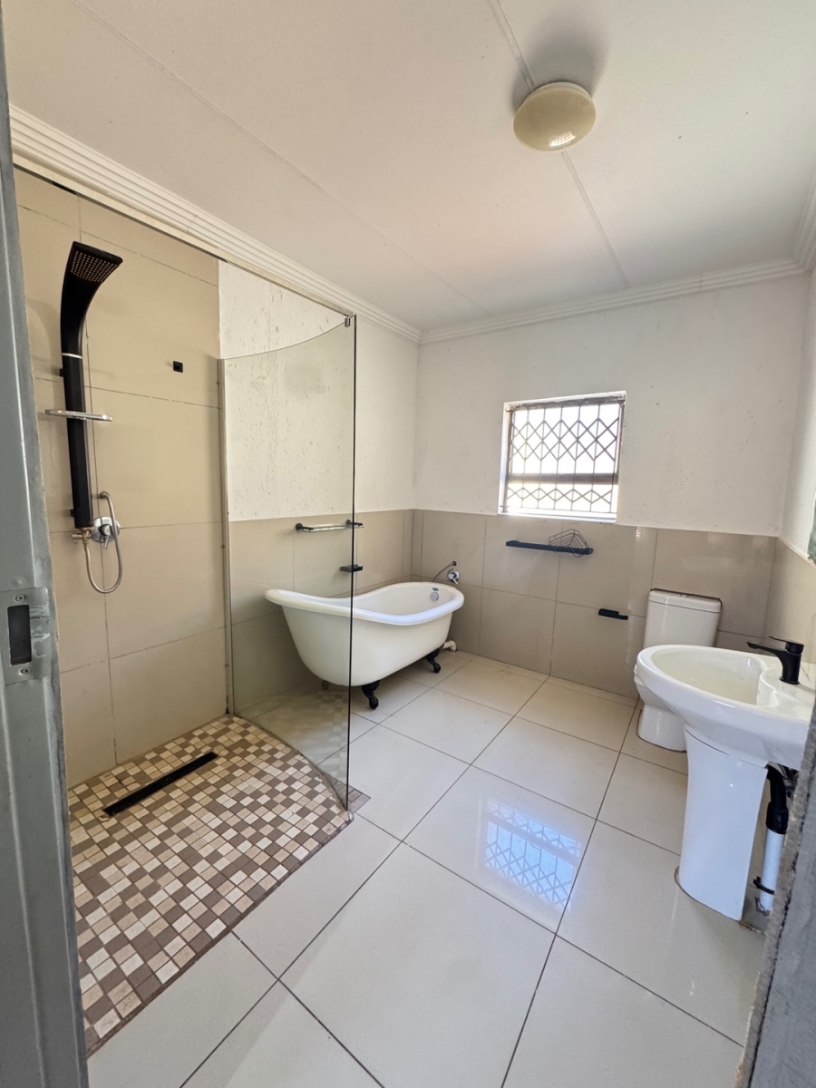 To Let 4 Bedroom Property for Rent in Serala View Limpopo