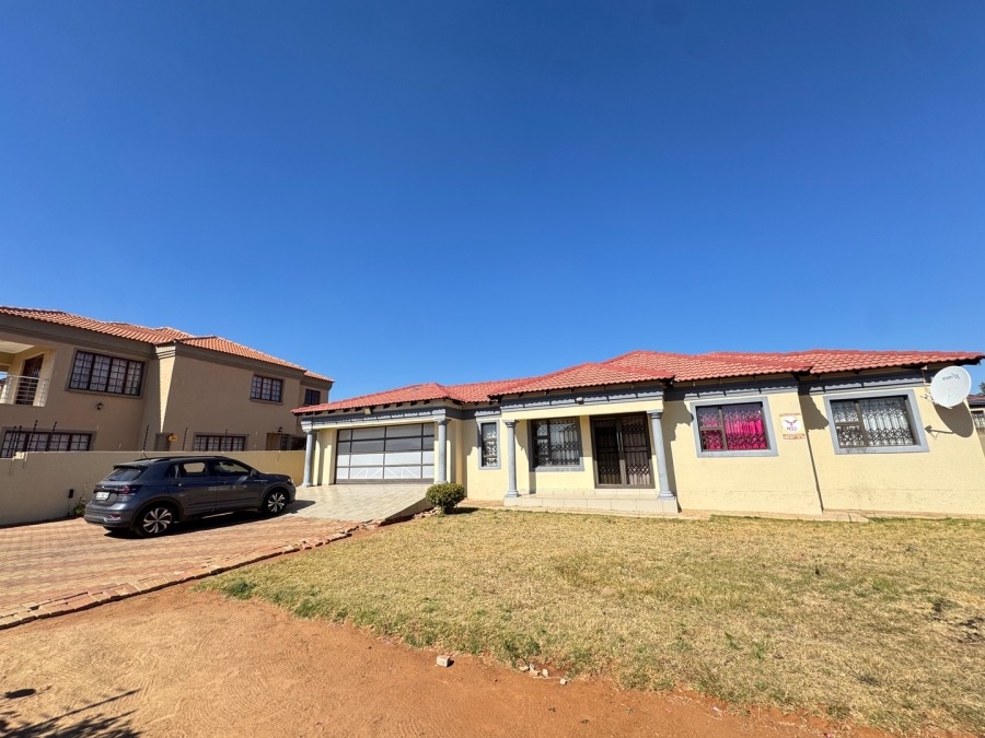 To Let 4 Bedroom Property for Rent in Serala View Limpopo