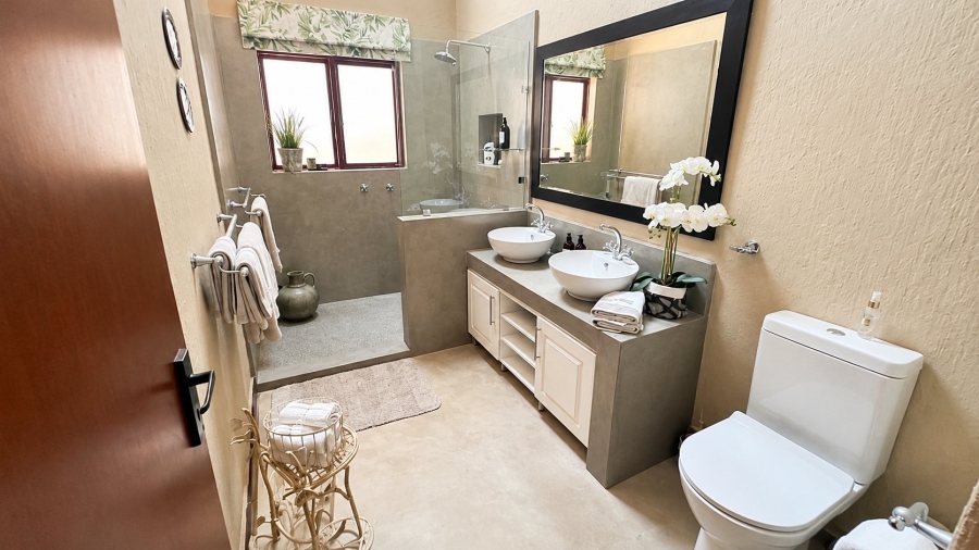 4 Bedroom Property for Sale in Hoedspruit Limpopo