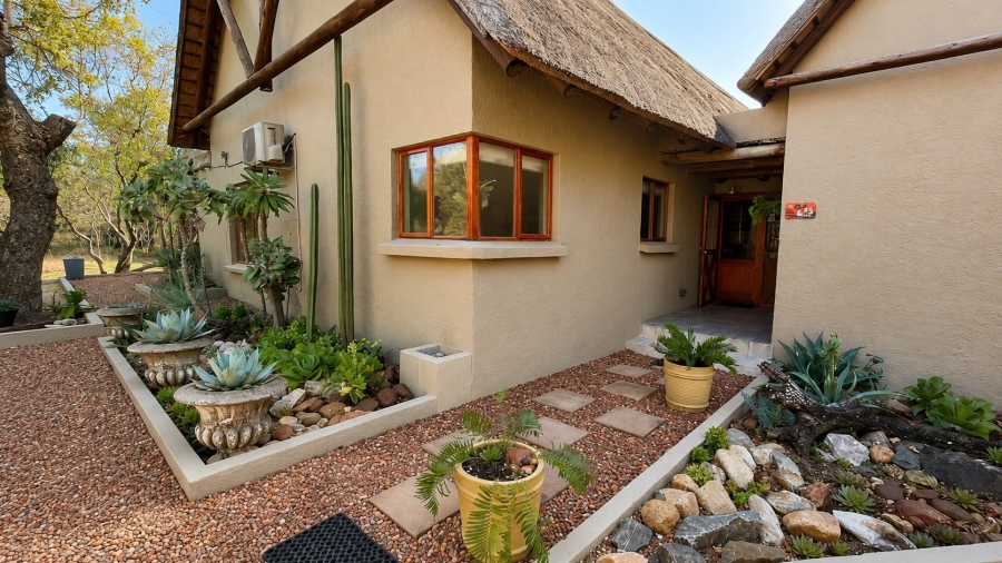 4 Bedroom Property for Sale in Hoedspruit Limpopo