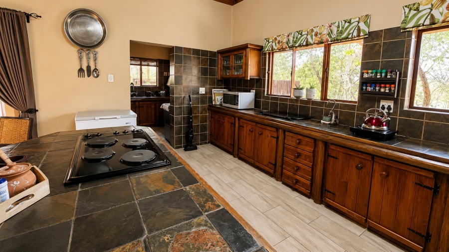 4 Bedroom Property for Sale in Hoedspruit Limpopo