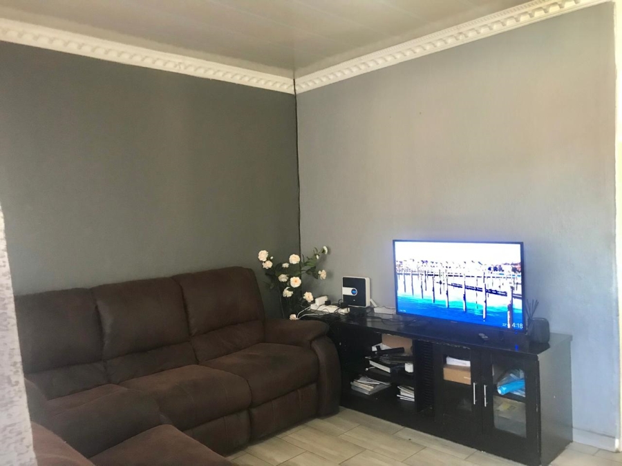 5 Bedroom Property for Sale in Nirvana Limpopo