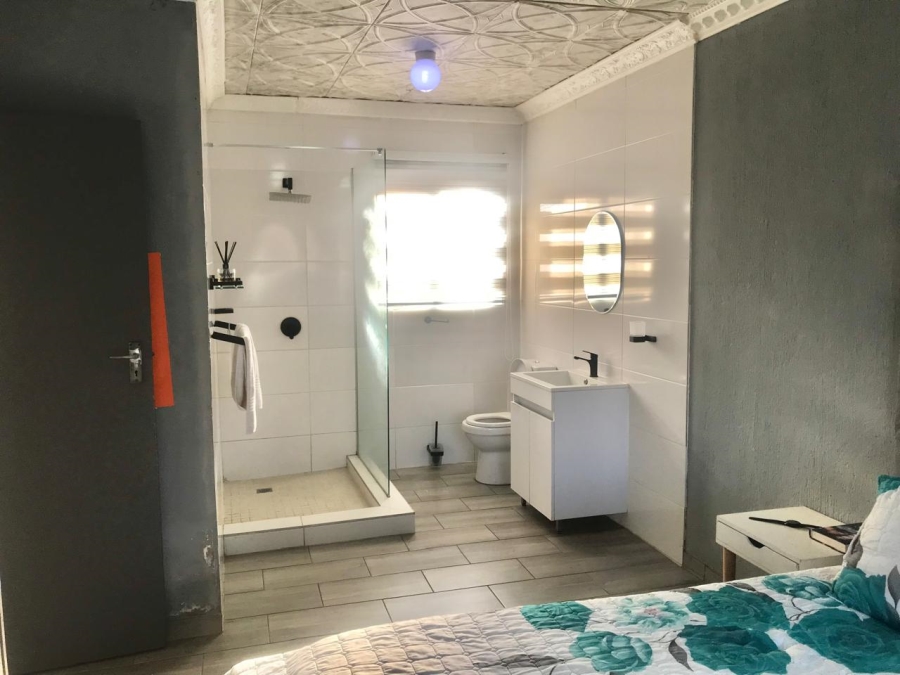 5 Bedroom Property for Sale in Nirvana Limpopo