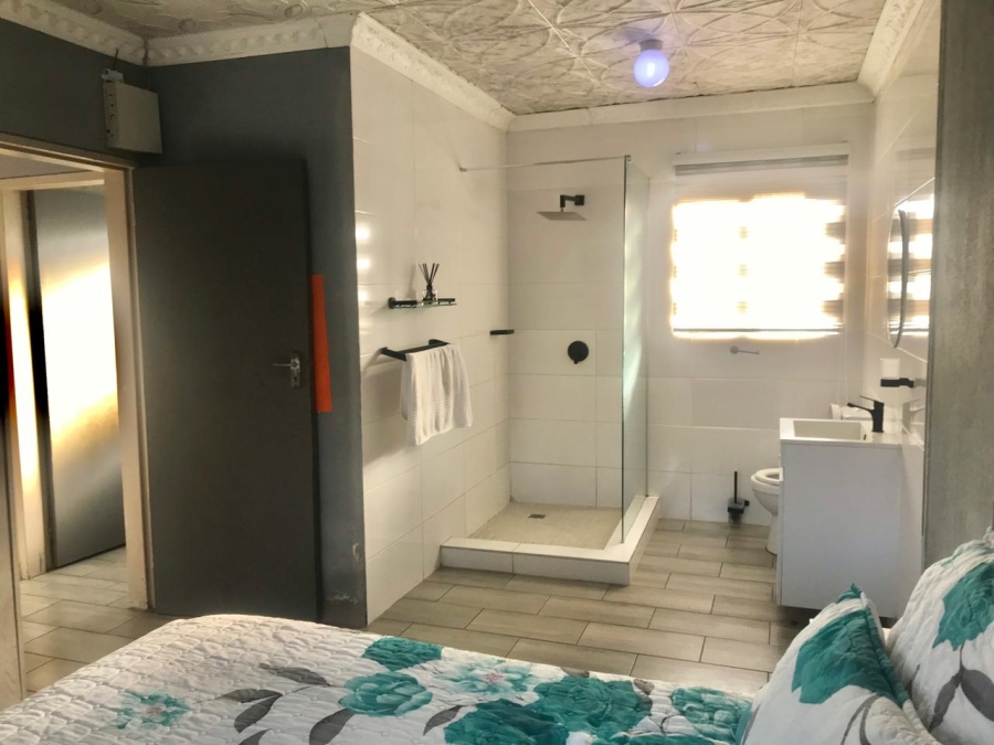 5 Bedroom Property for Sale in Nirvana Limpopo