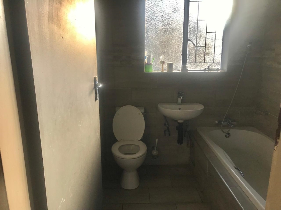 5 Bedroom Property for Sale in Nirvana Limpopo