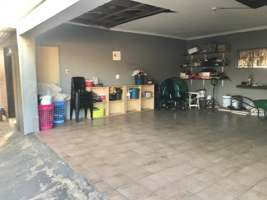 5 Bedroom Property for Sale in Nirvana Limpopo