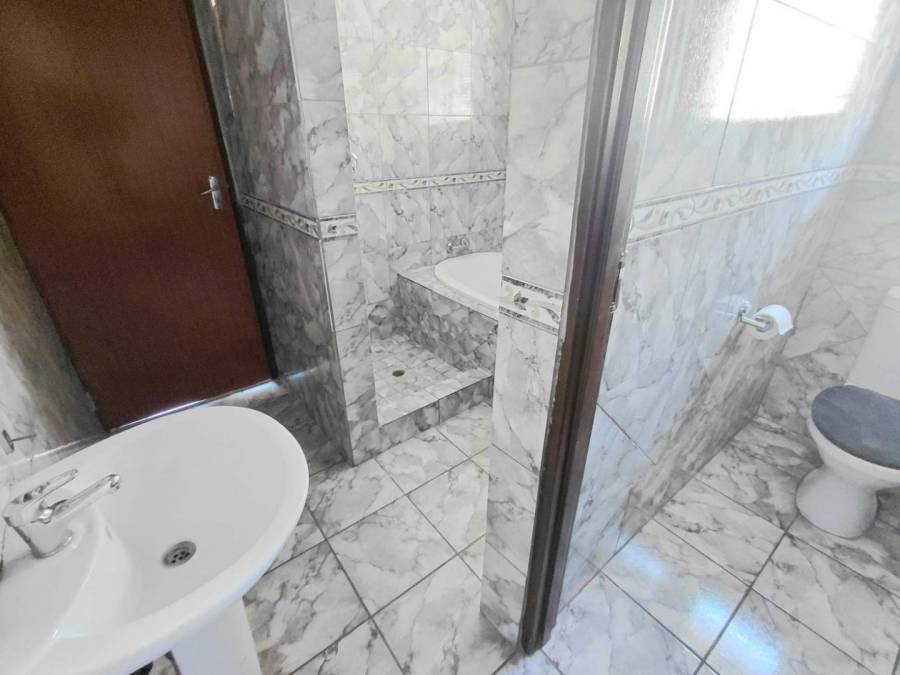 4 Bedroom Property for Sale in Mahlasedi Park Limpopo