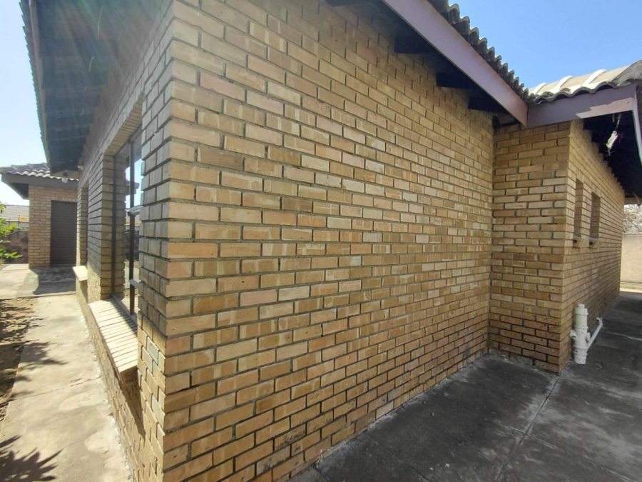 4 Bedroom Property for Sale in Mahlasedi Park Limpopo