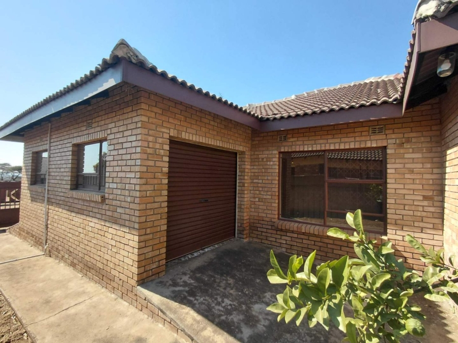 4 Bedroom Property for Sale in Mahlasedi Park Limpopo