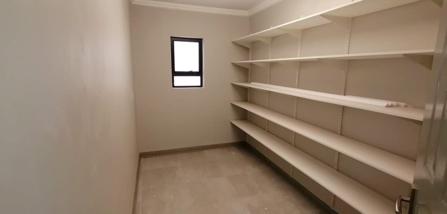 5 Bedroom Property for Sale in Silwerkruin Limpopo