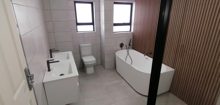 5 Bedroom Property for Sale in Silwerkruin Limpopo