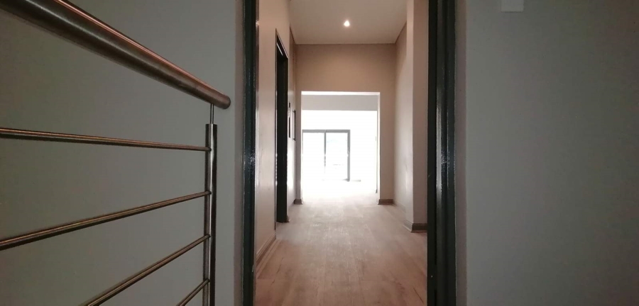 5 Bedroom Property for Sale in Silwerkruin Limpopo