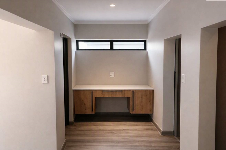 5 Bedroom Property for Sale in Silwerkruin Limpopo