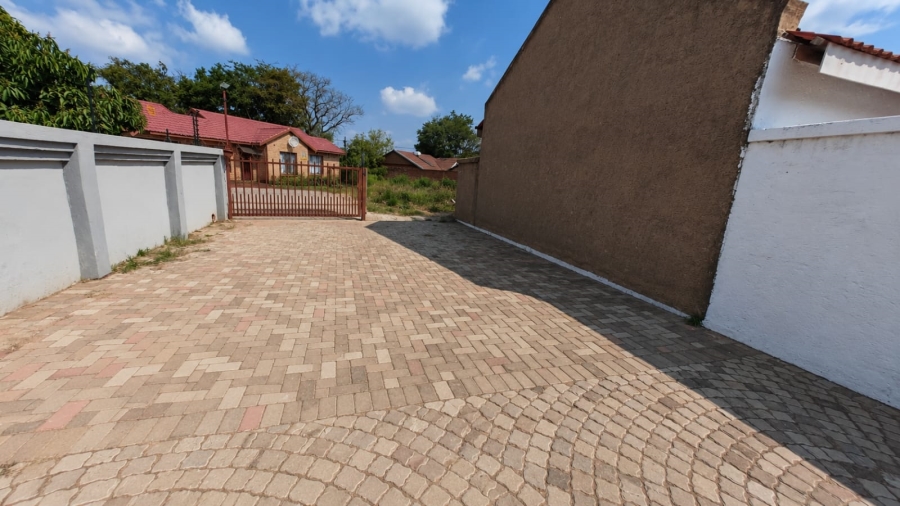 Commercial Property for Sale in Flora Park Limpopo