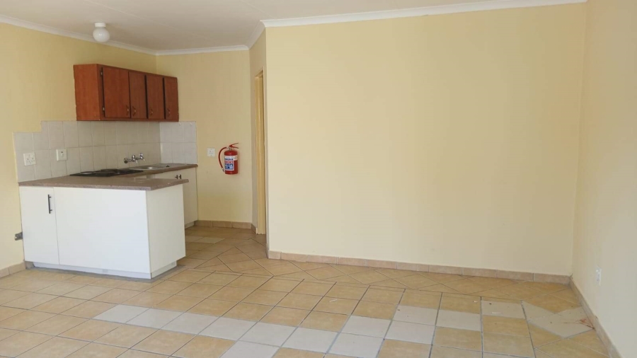 1 Bedroom Property for Sale in Hospitaalpark Limpopo