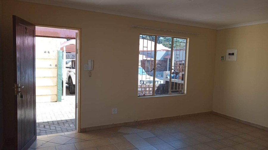 1 Bedroom Property for Sale in Hospitaalpark Limpopo