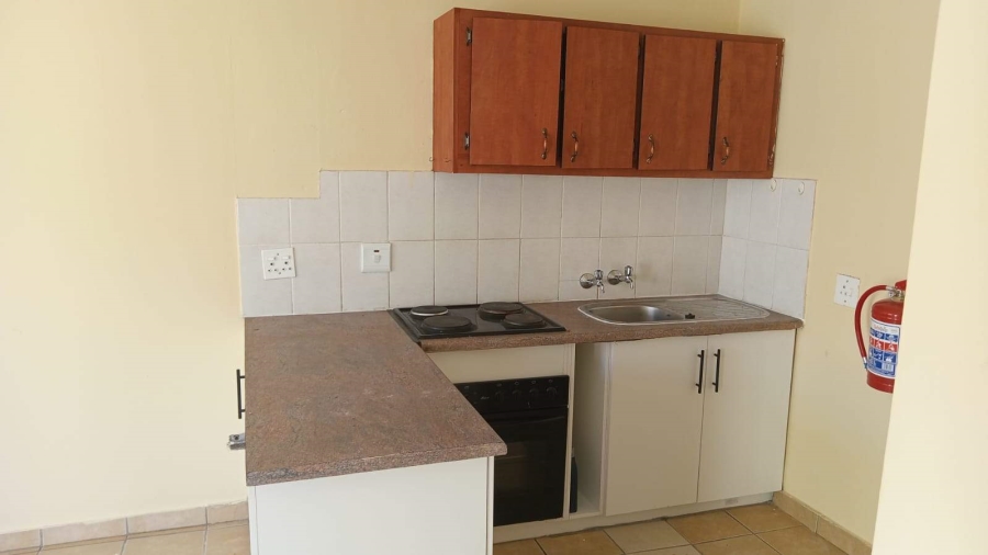 1 Bedroom Property for Sale in Hospitaalpark Limpopo