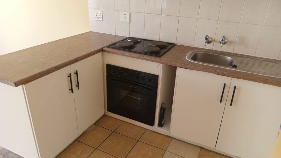 1 Bedroom Property for Sale in Hospitaalpark Limpopo