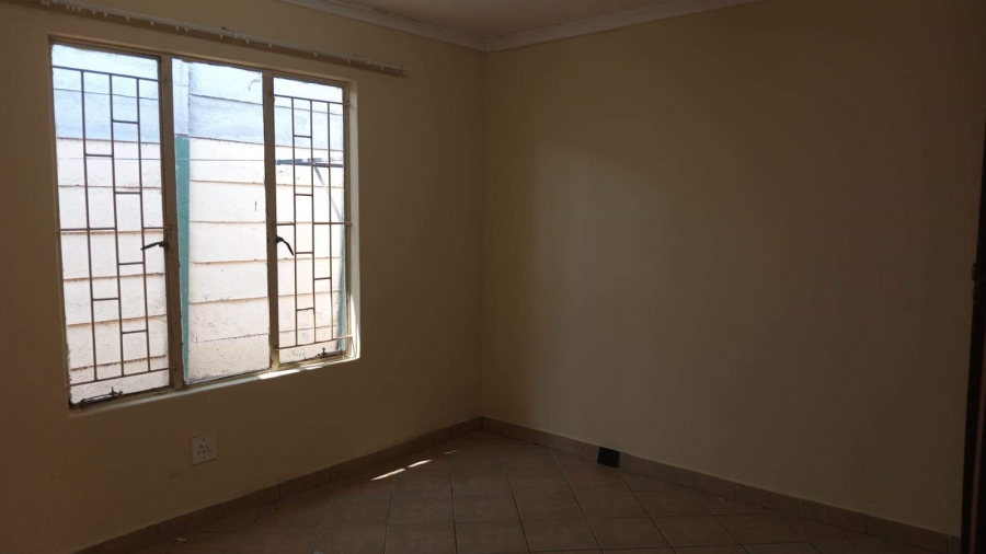 1 Bedroom Property for Sale in Hospitaalpark Limpopo
