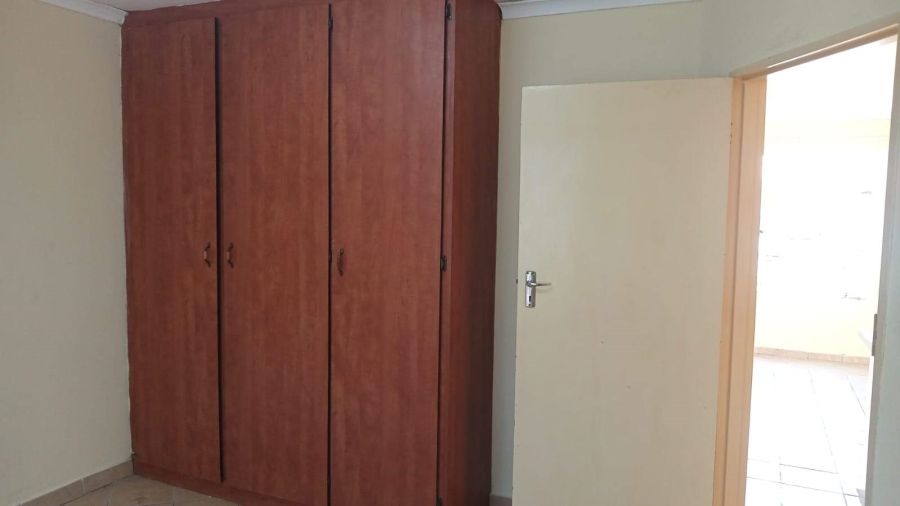 1 Bedroom Property for Sale in Hospitaalpark Limpopo