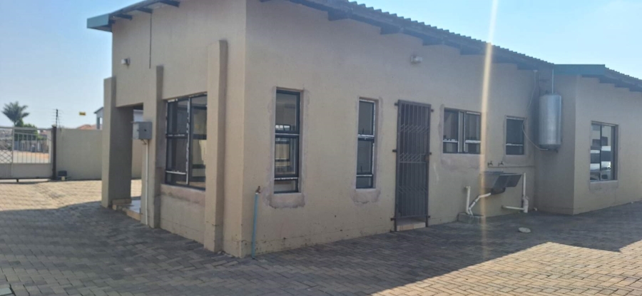 To Let 3 Bedroom Property for Rent in Chroompark Limpopo
