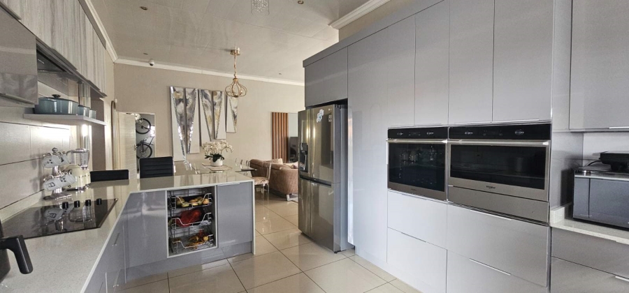 3 Bedroom Property for Sale in Woodhill Estate Limpopo
