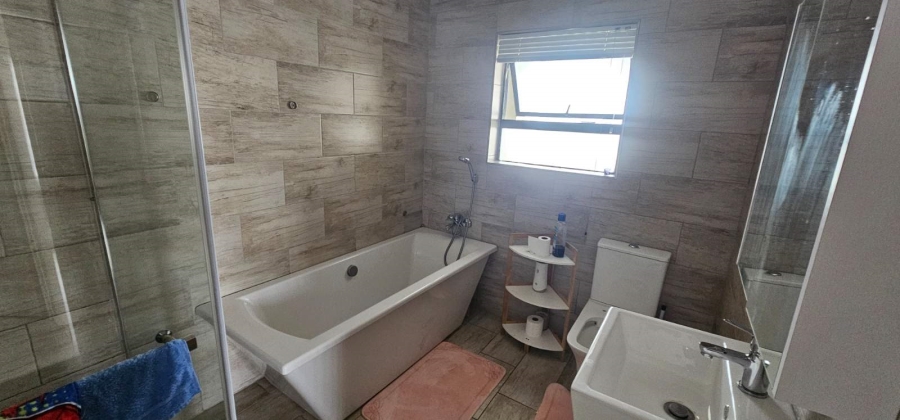 3 Bedroom Property for Sale in Woodhill Estate Limpopo