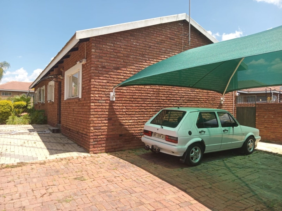 2 Bedroom Property for Sale in Bendor Limpopo