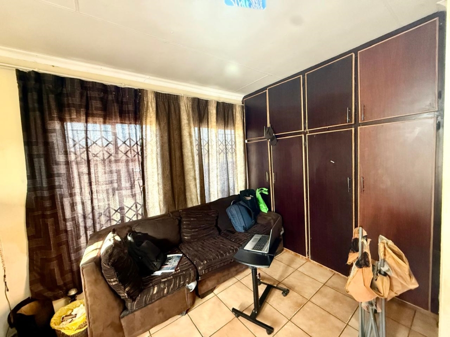 7 Bedroom Property for Sale in Ivydale Limpopo