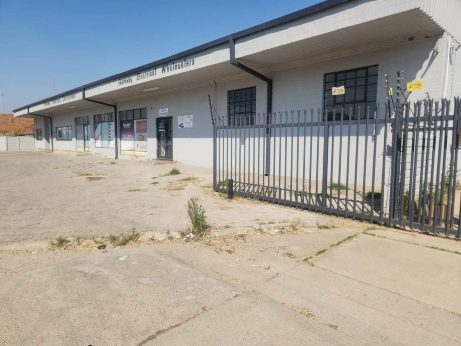 To Let Commercial Property for Rent in Nirvana Industrial Limpopo