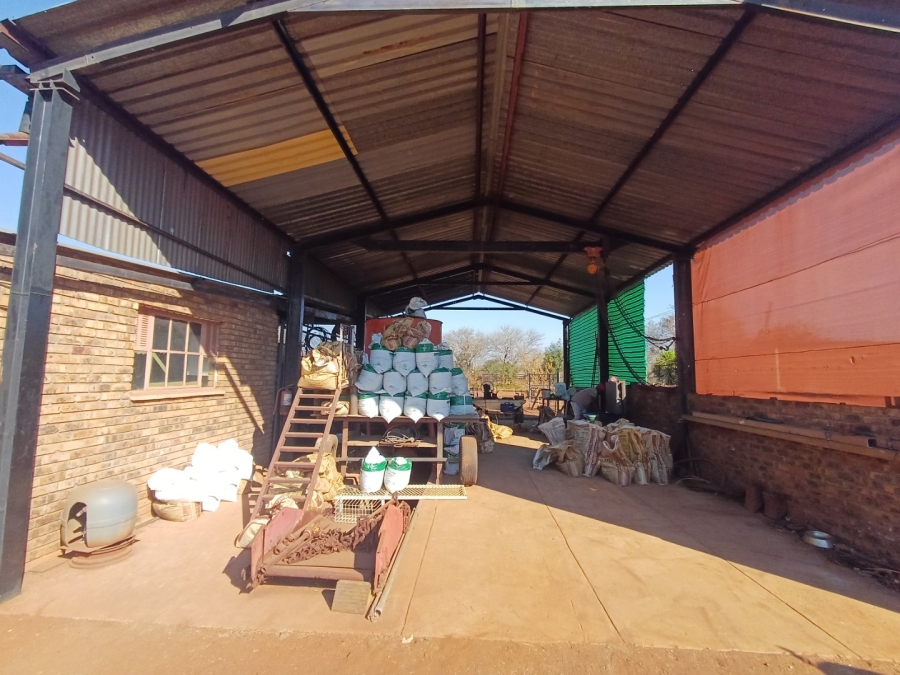 Commercial Property for Sale in Wilderbeestaagte SH Limpopo
